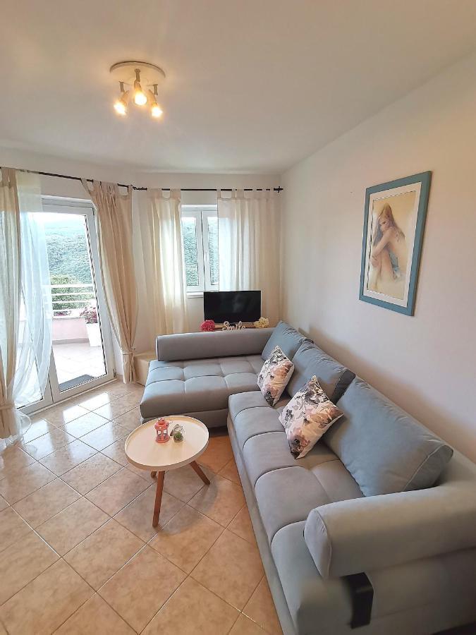 Lovely Apartment Branko Rabac With Balcony And Parking Exteriör bild